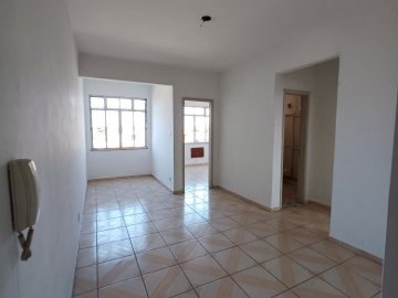 Ampla sala de estar